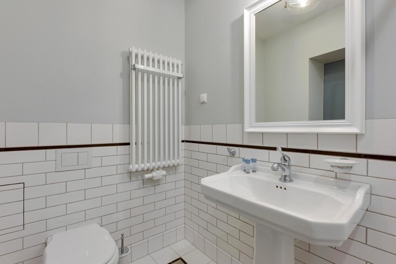 Historical Townhouse By Blue Mandarin Apartment กดัญสก์ ภายนอก รูปภาพ
