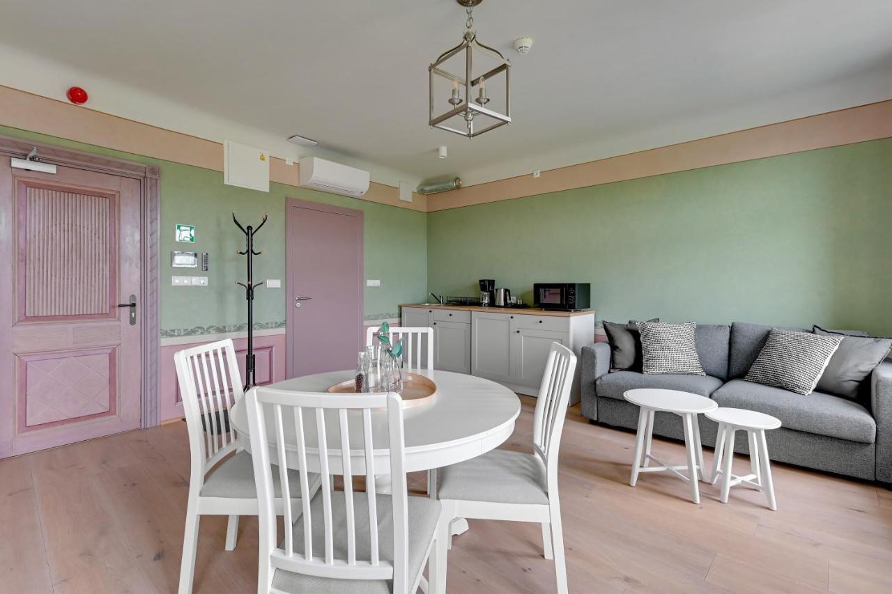 Historical Townhouse By Blue Mandarin Apartment กดัญสก์ ภายนอก รูปภาพ