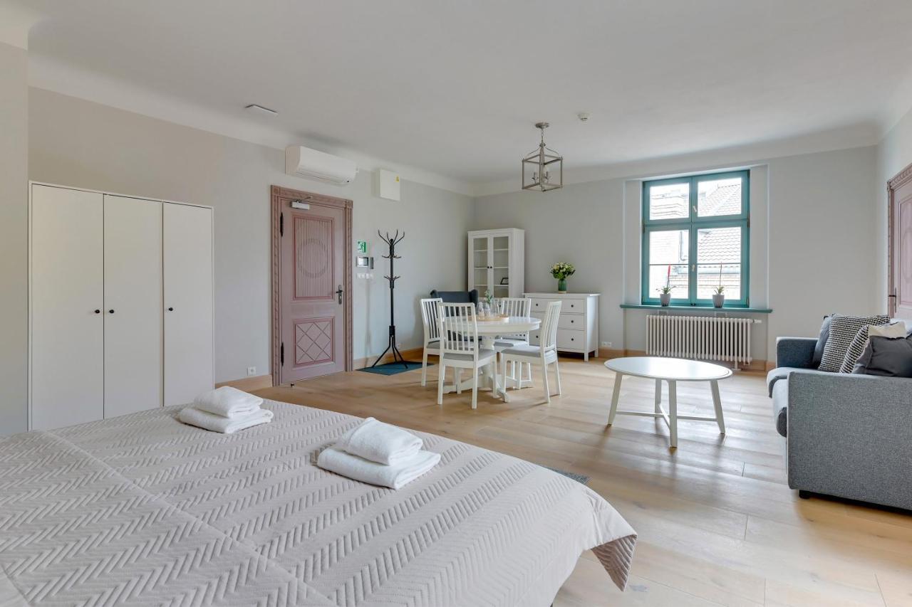 Historical Townhouse By Blue Mandarin Apartment กดัญสก์ ภายนอก รูปภาพ